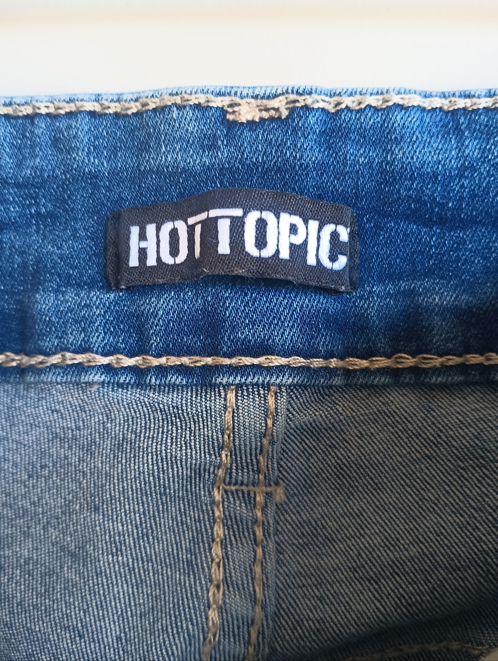 Hot Topic - Picture 7 of 8
